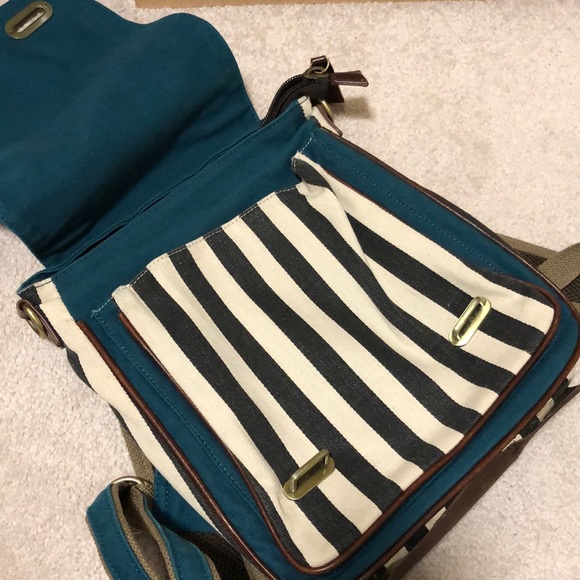 Leather green back pack(adjustable) - Picture 3 of 4